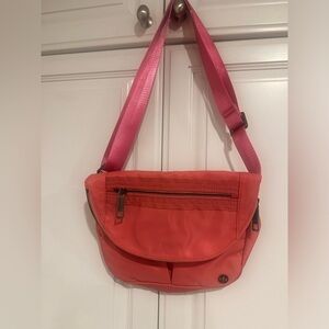 Lululemon Athletica Bright Pink Festival Crossbody Bag 5 L
